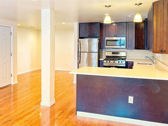 4th image of 270 Forrest St APT 2