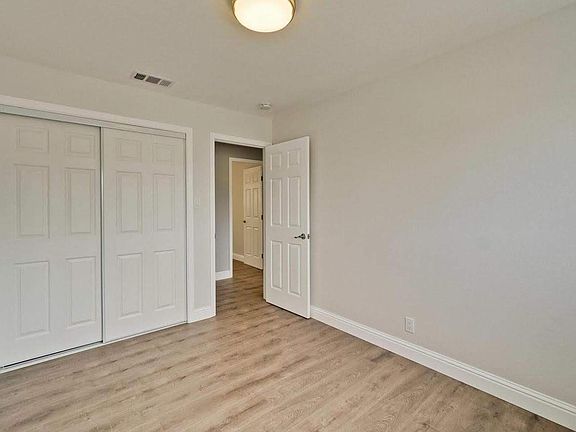 5th image of 5365 Silver Reef Dr