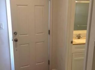 13100 Pennerview Ln, Fairfax, VA 22033
