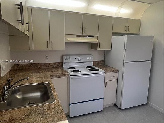 4th image of 800 Independence Dr #800E