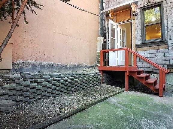 3rd image of 604 Manhattan Ave #1B