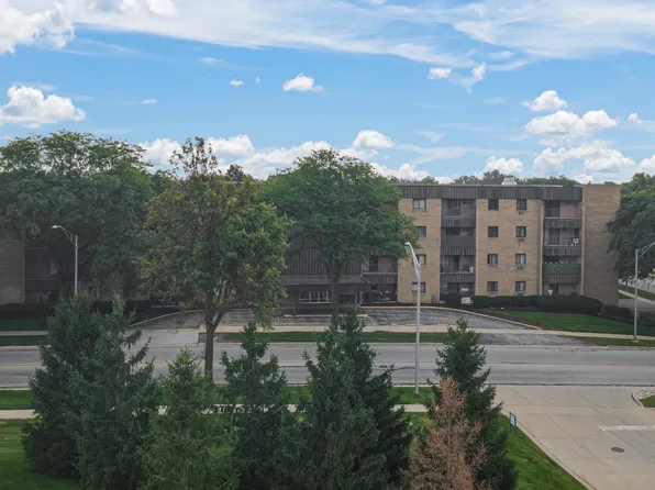 1133 S Finley Rd APT 402, Lombard, IL 60148