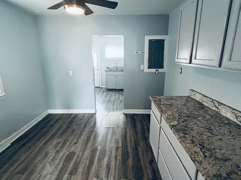6758 Republic Ave — Photo 4