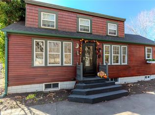 6 Wadsworth Ave, Smithfield, RI 02917