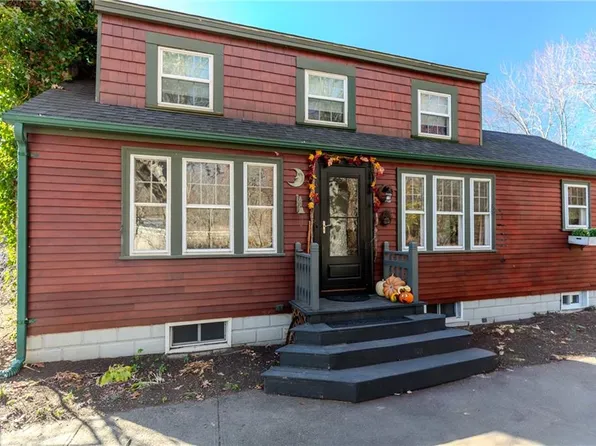 6 Wadsworth Ave, Smithfield, RI 02917