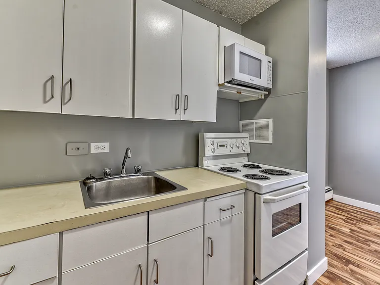 738 14th Ave SW — Photo 24