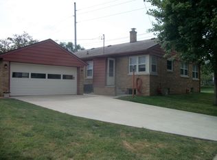 1302 E Oakland Ave, Bloomington, IL 61701