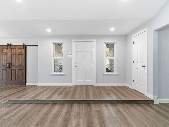 5th image of 25511 Long Hill Ln