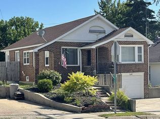 514 W Maple St, Centerville, IA 52544