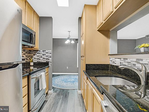 2nd image of 15508 Horseshoe Ln #508