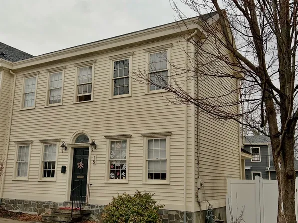 15 S 2nd St, Hudson, NY 12534