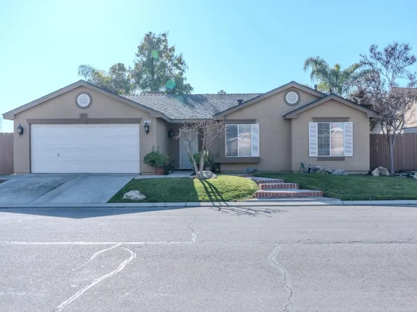 5244 E Blossom Ln, Fresno, CA 93725