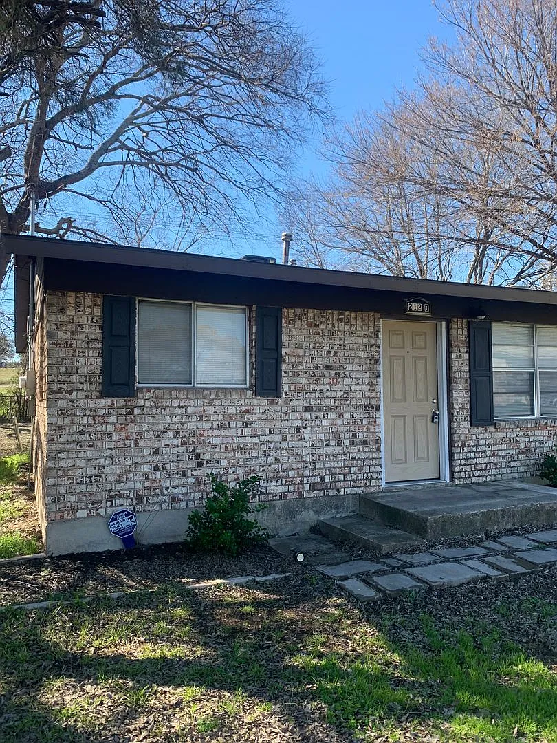 212 E. Valley Road — Photo 2