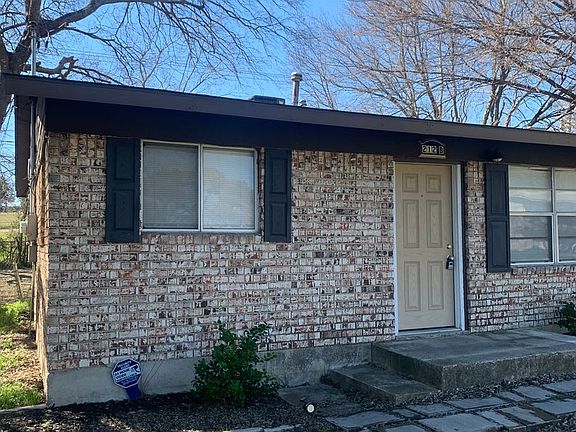 2nd image of 212 E Valley Rd #B