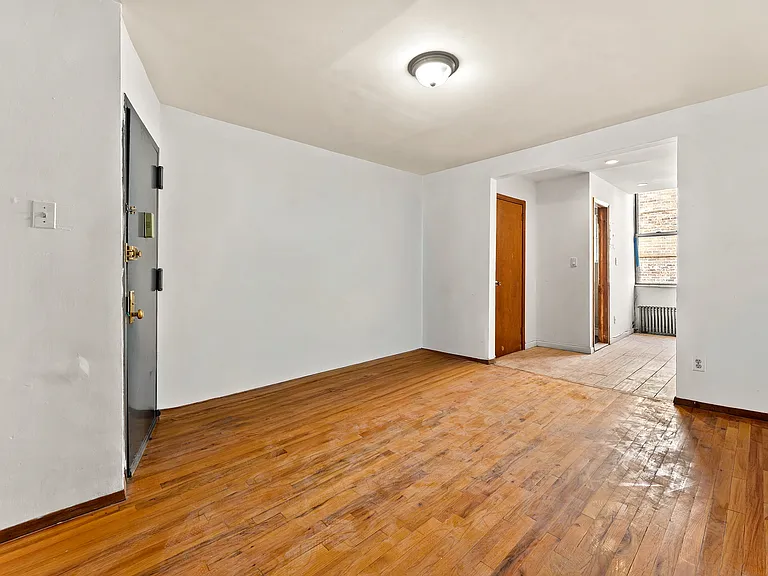 96 Graham Ave #1B — Photo 3