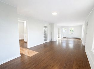 68 Hoyts Hl #B, Bethel, CT 06801