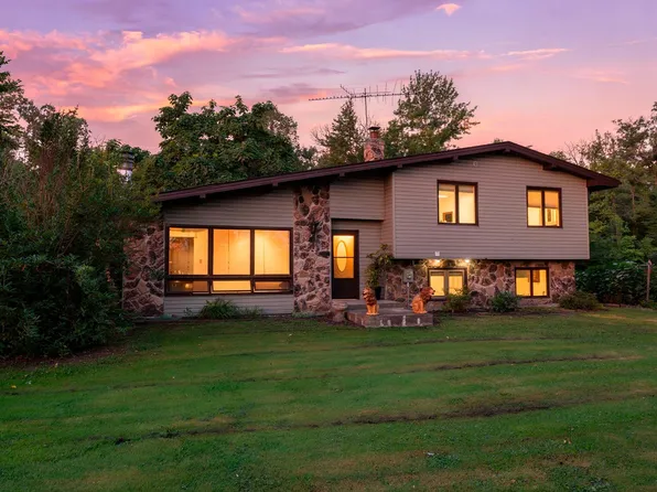 32350 Cedar Crest Trl NE, North Branch, MN 55056