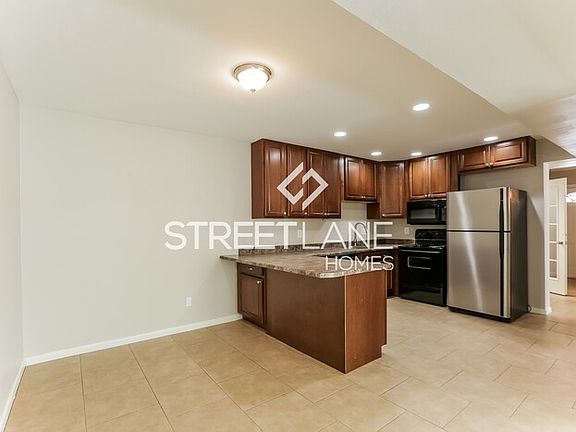 4th image of 436 W La Jolla Dr
