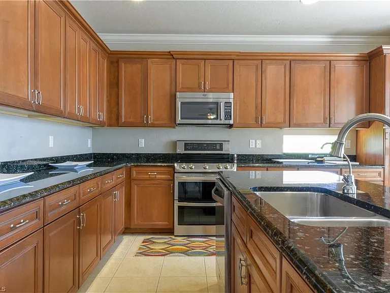 3575 Malagrotta Cir — Photo 9
