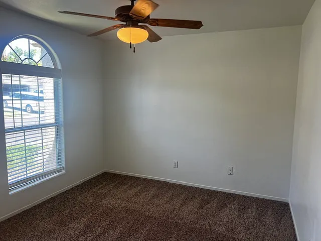 1049 E Manhattan Ave — Photo 13