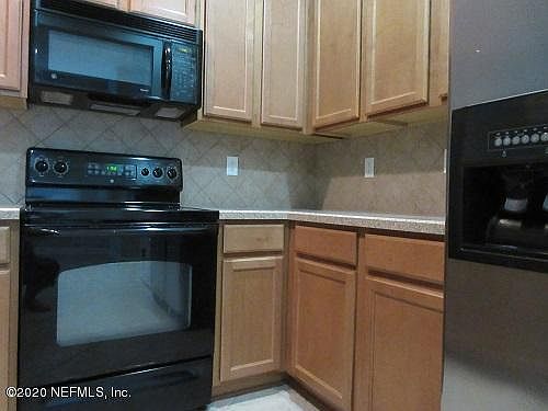 3rd image of 13500 Pavilion Ct
