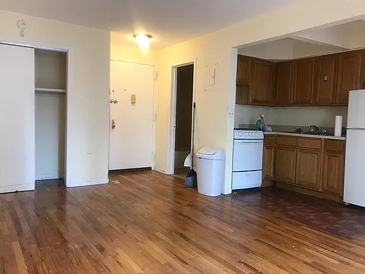 Rented by PMG Real Estate  | media 11