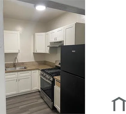 1439 Cedar Ave — Photo 3