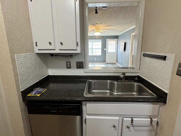 2165 S Milledge Ave #A11 — Photo 6