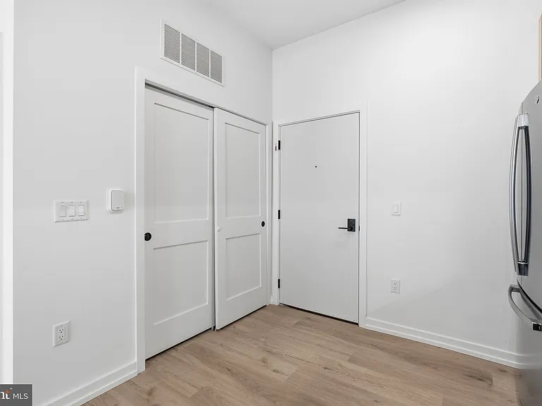203 S 13th St #3B — Photo 8