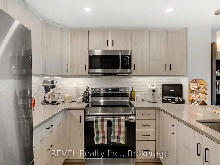 3998 Victoria Ave #106 — Photo 8