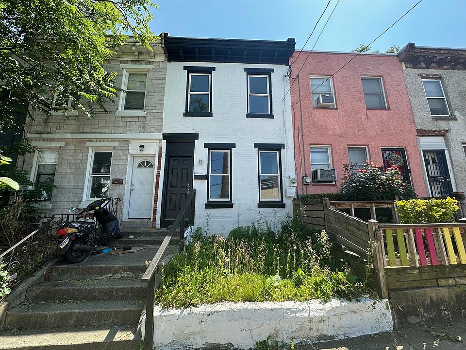 1st image of 22 E Abbottsford Ave