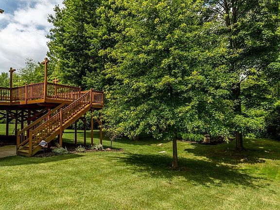 3rd image of 13457 Canyon Ln