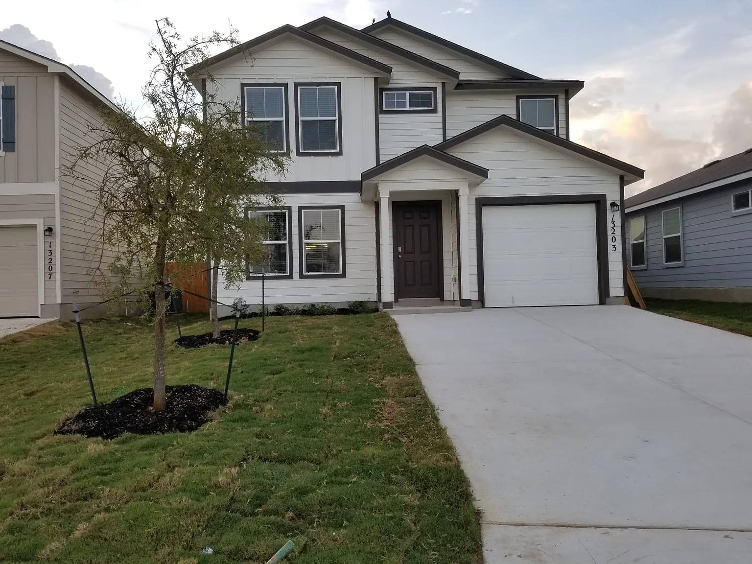 3 bed, 2.5 bath, 1510 sqft, $1,900 — Photo 3