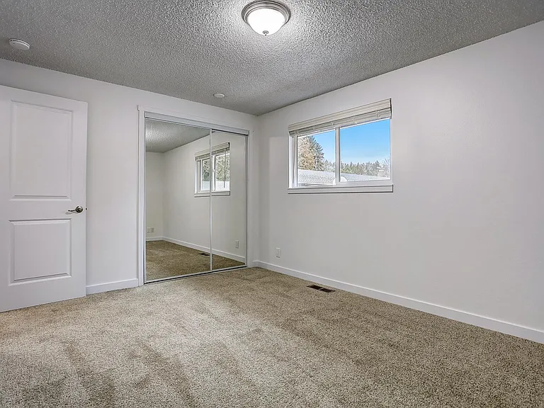 Overlook Terrace Apartments — Photo 31