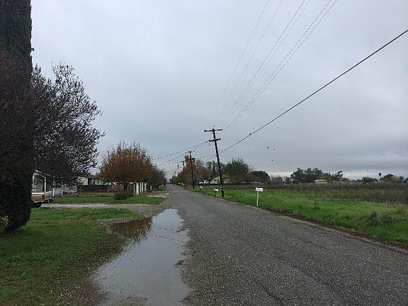 4th image of 21630 Sacramento Ave