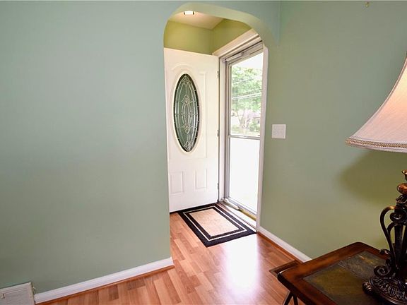 3rd image of 23 Briggs Ave