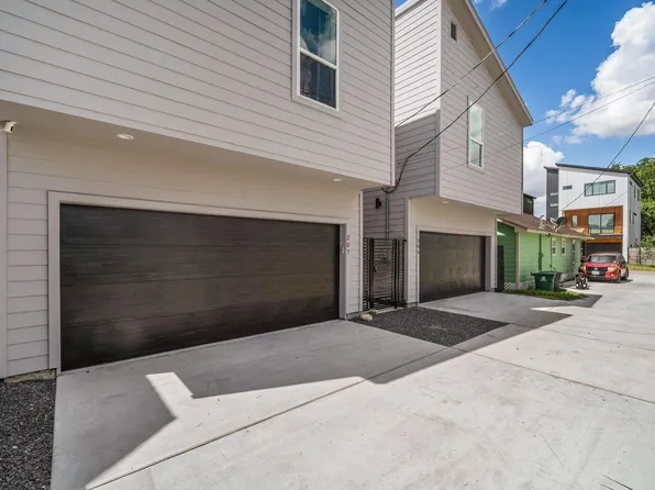 207 E 38th St #B, Houston, TX 77018