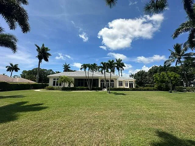 645 Atlantis Estates Way — Photo 2