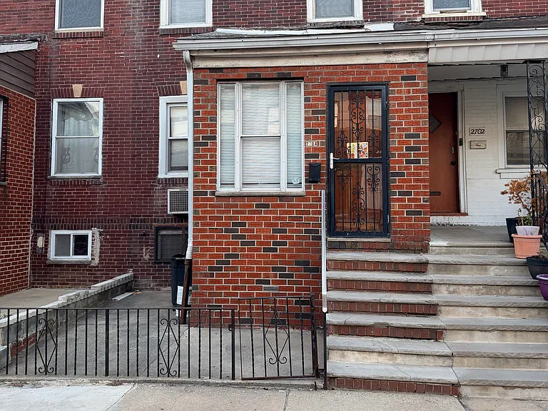 2704 S Sheridan St — Photo 1