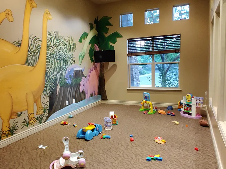 1077 N Kettering Dr — Photo 27