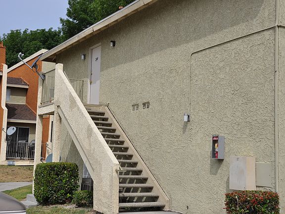 2nd image of 1025 N Tippecanoe Ave Unit 249