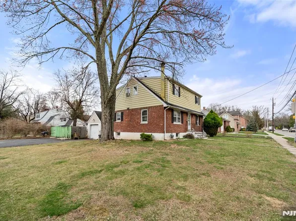 110 County Rd, Demarest, NJ 07627