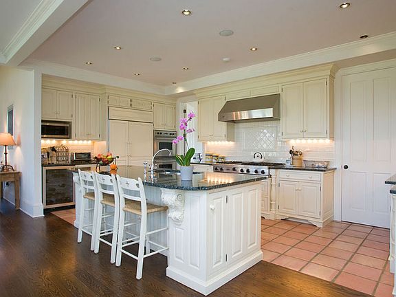 4th image of 151 Ericas Ln