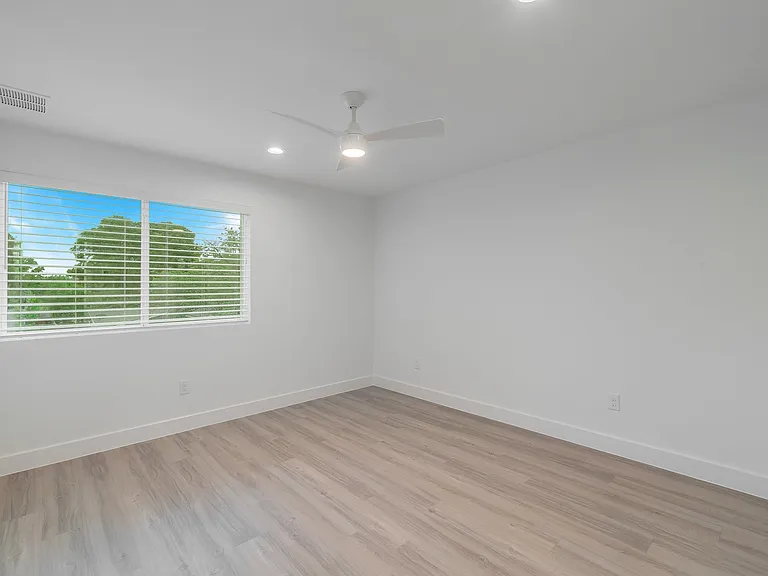 806 Kingswood Ave — Photo 12