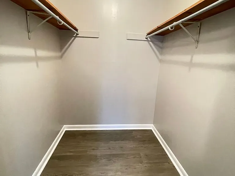 Pecan Manor Apartments — Photo 39