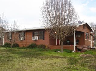 735 1st St SW, Detroit, TX 75436