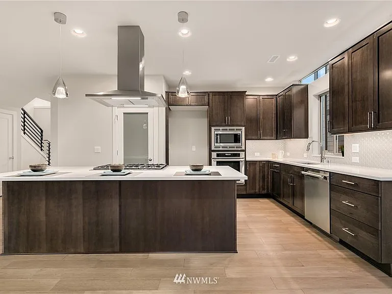 23526 SE 36th Ct — Photo 15