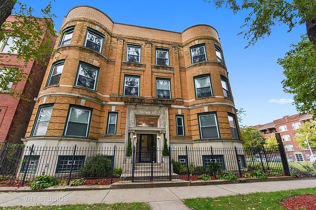 1st image of 4404 S Prairie Ave #1N