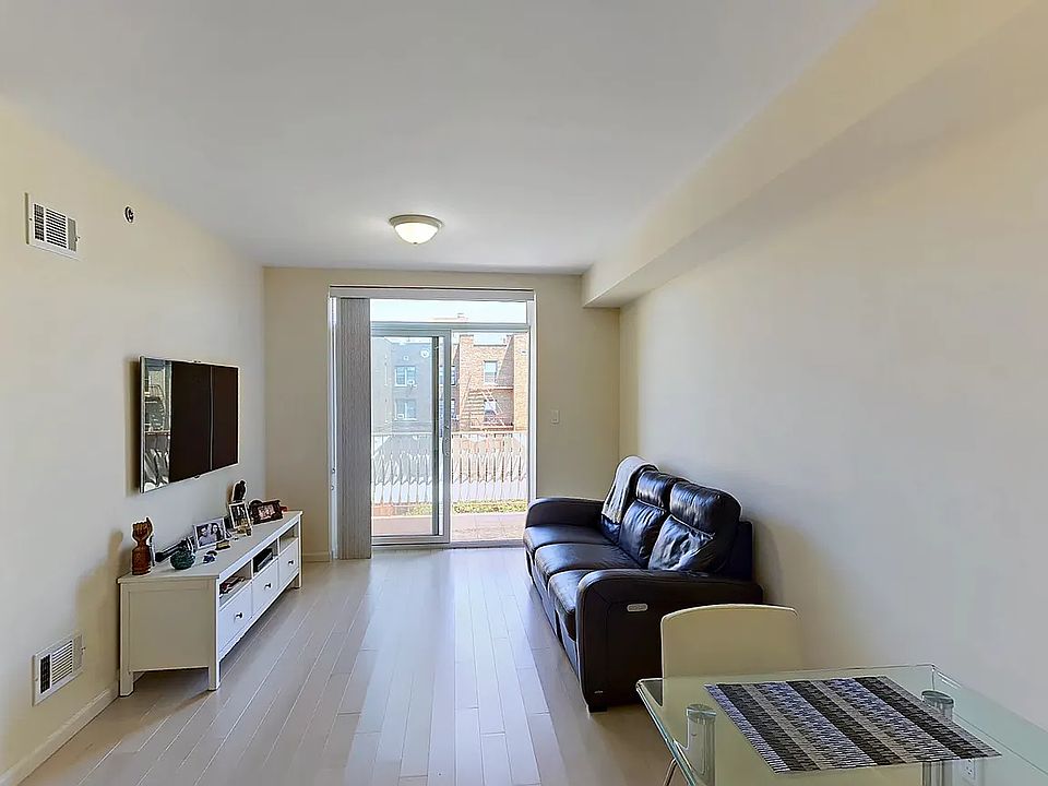1st image of 2758 Ocean Ave Unit 6D