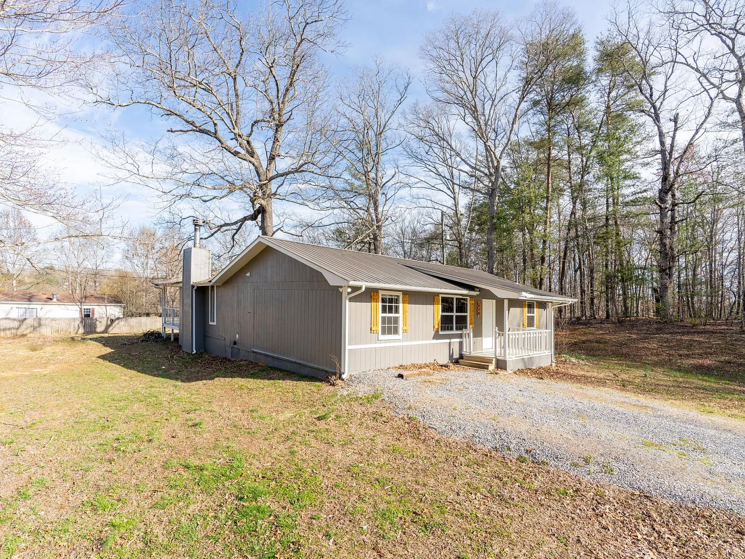 629 Ed Davis Rd — Photo 4